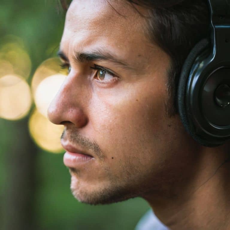 Active vs passive listening concepts compared